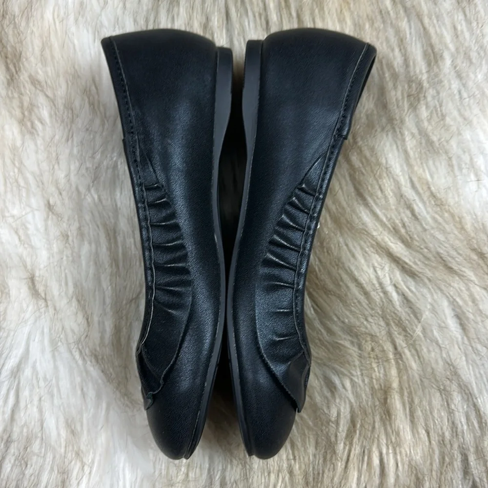 Size 13 Harper Canyon Elegant Black Ruffle Flats